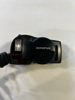 Olympus Infinity Superzoom Camera 330 AF 38-105mm-W/Case, Looks Great!
